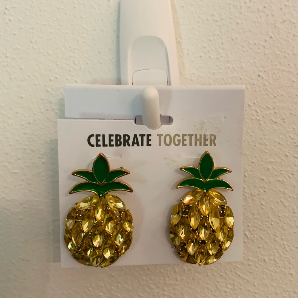 Kohl's Pineapple Earrings with Green and Gold